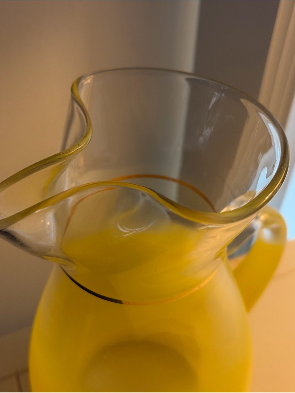 MCM ‘Blendo’ Yellow Frosted Glass Cocktail Pitcher, Mid Century Vintage 1950’s - Picture 6 of 8